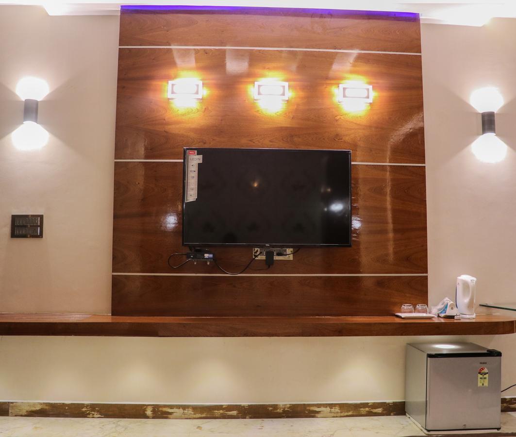 Hotel Rajahamsa Anantapur Buitenkant foto