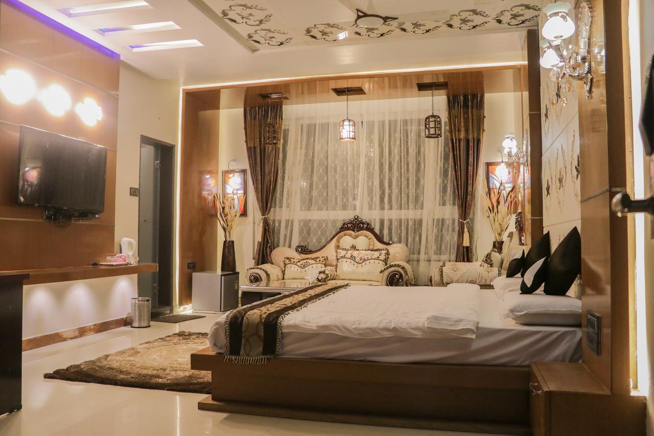 Hotel Rajahamsa Anantapur Buitenkant foto